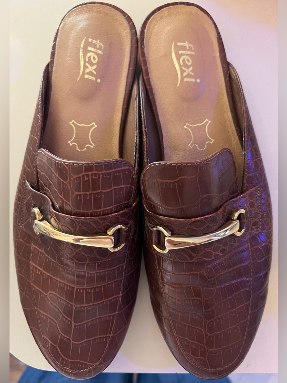 Flexi Women's Dark Brown leather & synthetic Croc-Embossed Mule with Gold Bit 9